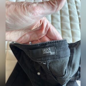1822 Denim Women's Black Skinny Jeans